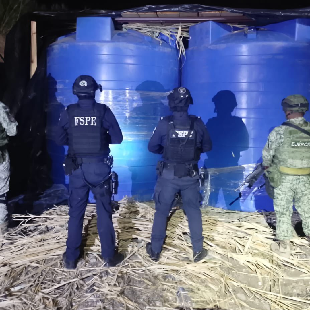 Los contenedores fueron asegurados.